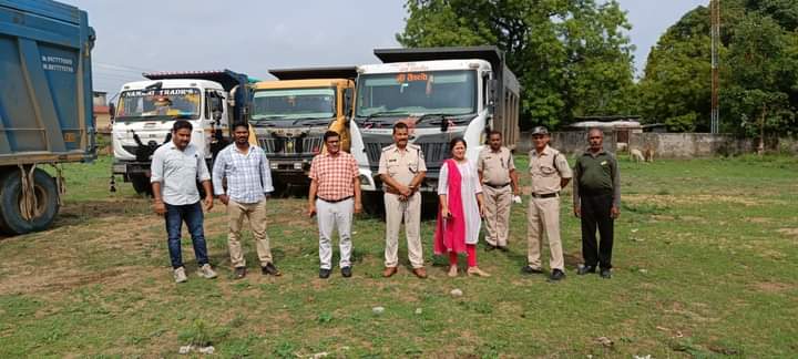 खनिज, राजस्व एवं पुलिस विभाग द्वारा संयुक्त रूप से सम्पूर्ण जिले में कार्यवाही जारी 7 डम्‍पर जप्‍त किए