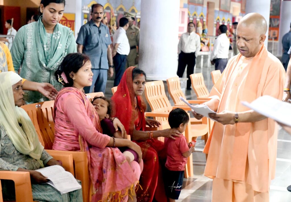 मुख्यमंत्री योगी आदित्यनाथ जी ने बारिश के दृष्टिगत सम्बन्धित जनपदों के अधिकारियों को पूरी तत्परता से राहत कार्य संचालित करने के निर्देश दिए