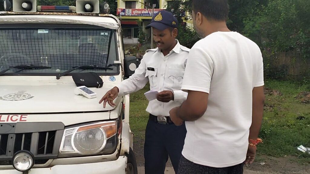 रायसेन सुल्तानपुर मापदंडों के तहत नंबर प्लेट डिजिटल न होने पर वाहनों पर चालानी कार्यवाही की गई,