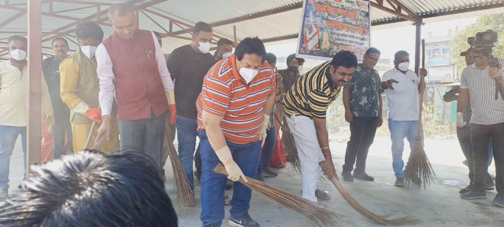 भोजपुर विधायक श्री पटवा ने सफाई कर दिया स्वच्छता का संदेश