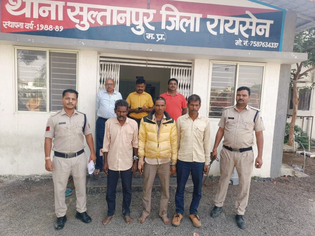 थाना सुल्तानपुर पुलिस ने 19 नग गोवंश के साथ 3 आरोपियों को किया गिरफ्तार