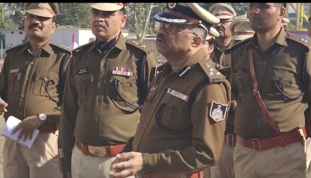 नर्मदापुरम पुलिस रेंज के डीआईजी प्रशांत खरे द्वारा रायसेन जिला पुलिस लाइन का किया वार्षिक निरीक्षण ,